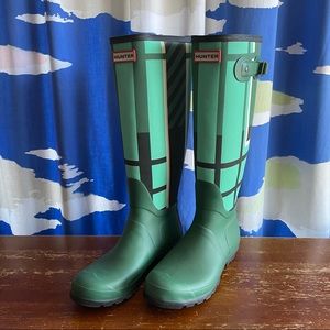 🧩 Women’s Hunter Boots Tall with Printed Upper! 🧩